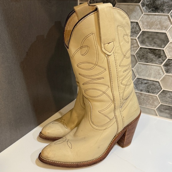 Frye Shoes - Frye Boots Women’s Cream Leather Mid Calf Western Boho Vintage Boots Sz 5 1/2
